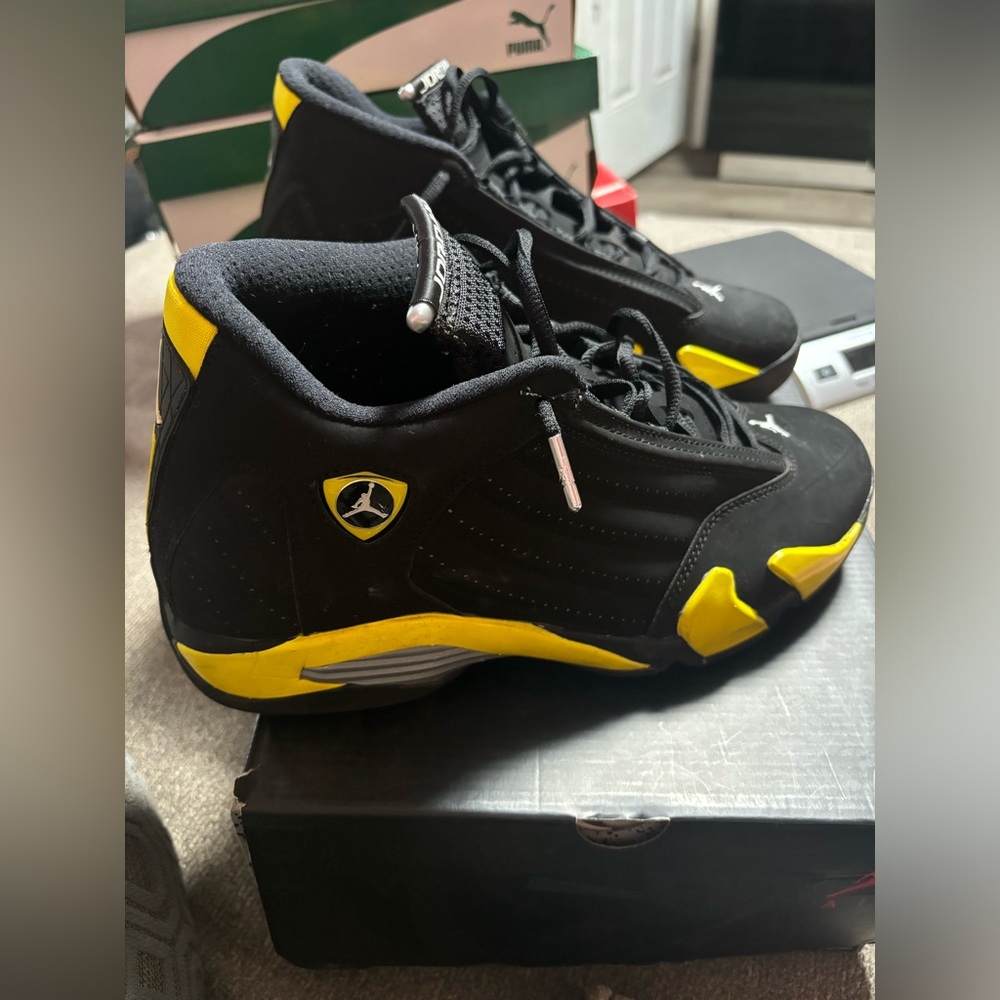 Mens Jordan 14 Retro Thunder 9.5